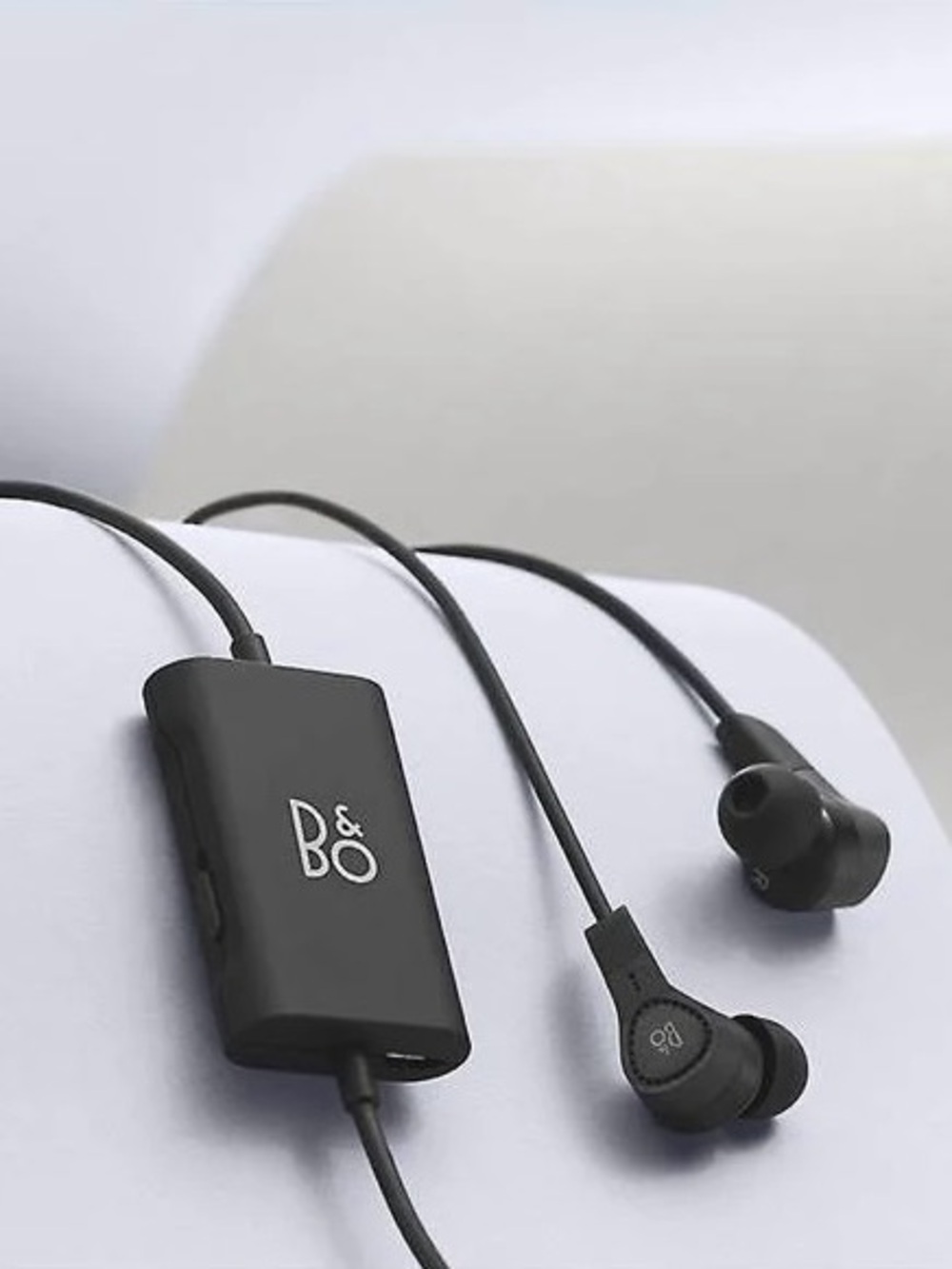 Bang & Olufsen BeoPlay E4 Active Noise-Canceling Earphones